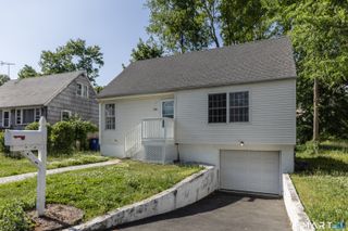 318 Valley Avenue, Bridgeport, CT 06606