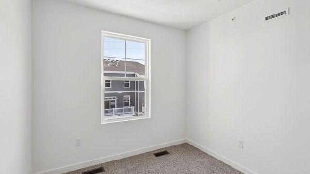 516 yosemite Way, Mundelein, IL 60060