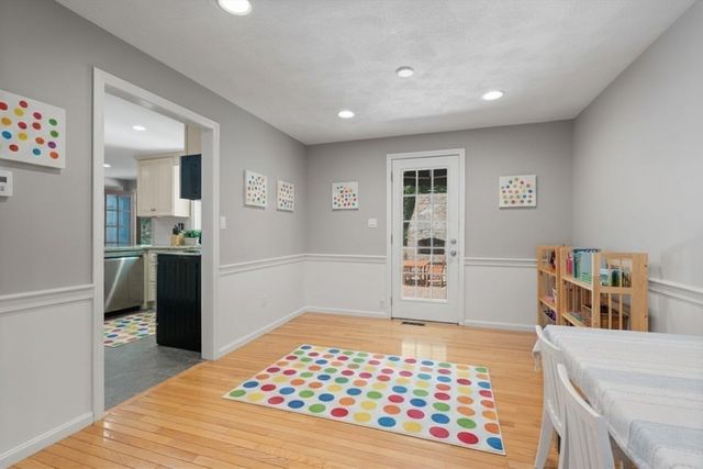 2 Garrison Ln, Southborough, MA 01772