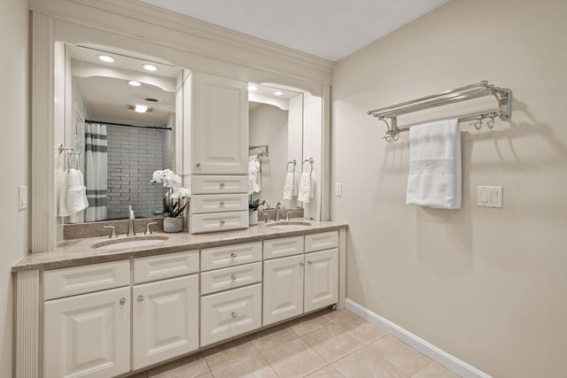 2 Garrison Ln, Southborough, MA 01772