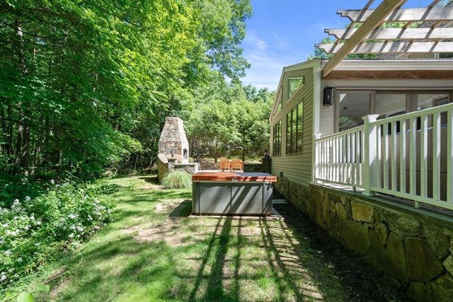 2 Garrison Ln, Southborough, MA 01772