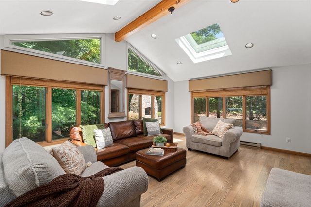 2 Garrison Ln, Southborough, MA 01772