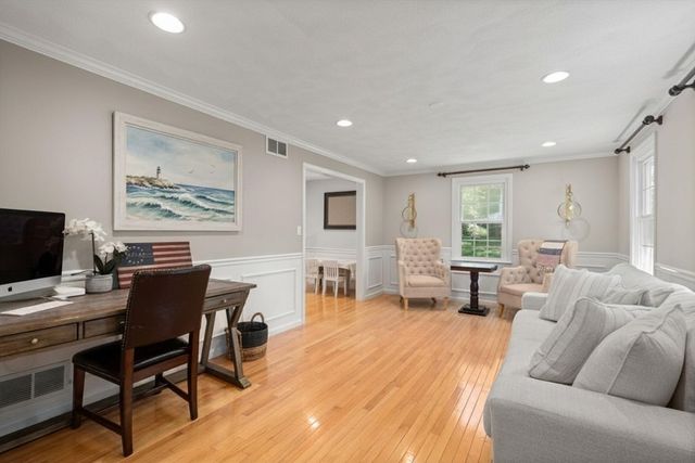 2 Garrison Ln, Southborough, MA 01772