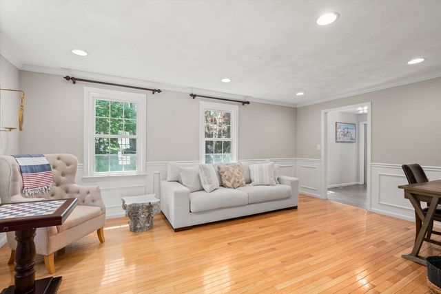 2 Garrison Ln, Southborough, MA 01772