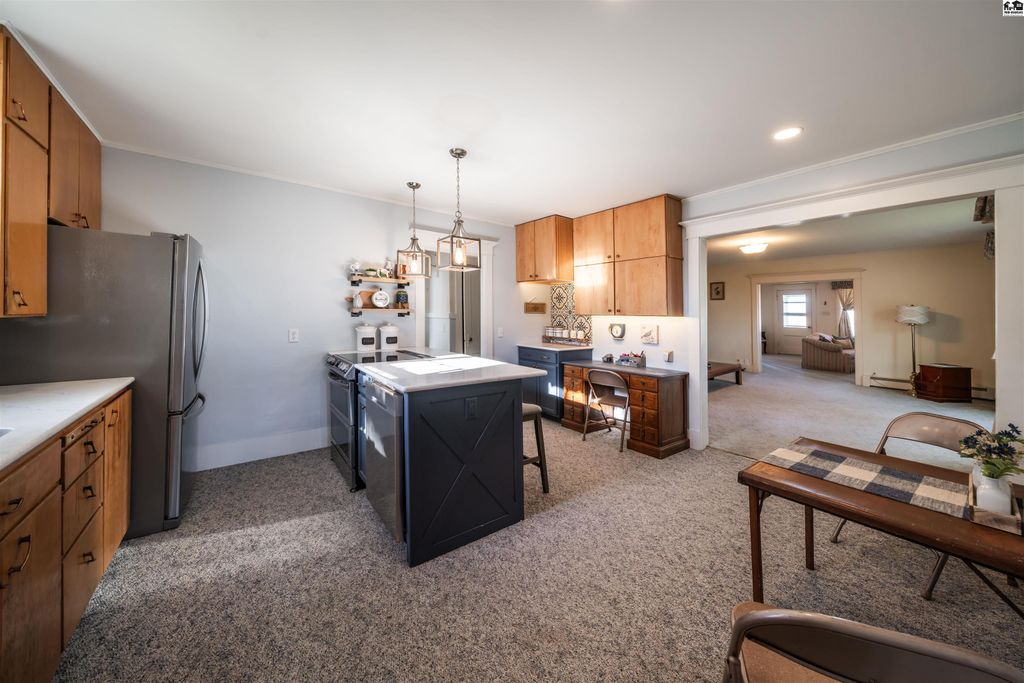 143 SE 140th Ave