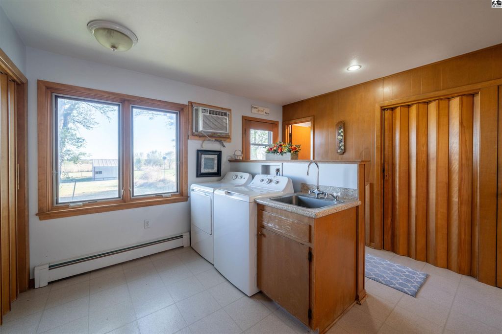 143 SE 140th Ave
