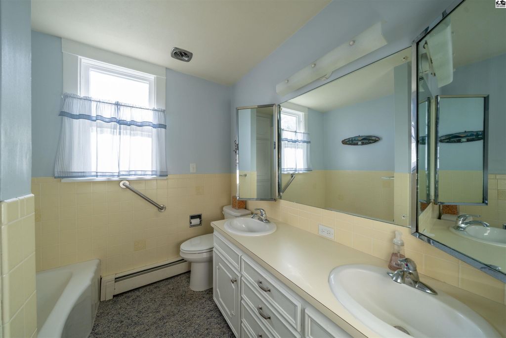 143 SE 140th Ave