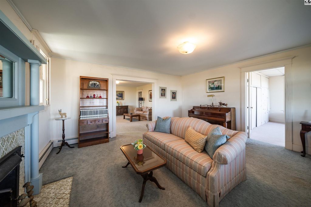 143 SE 140th Ave