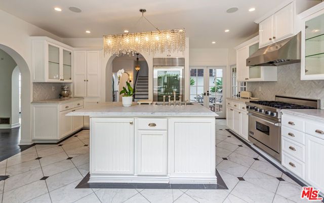 1467 N Kings Road, West Hollywood, CA 90069