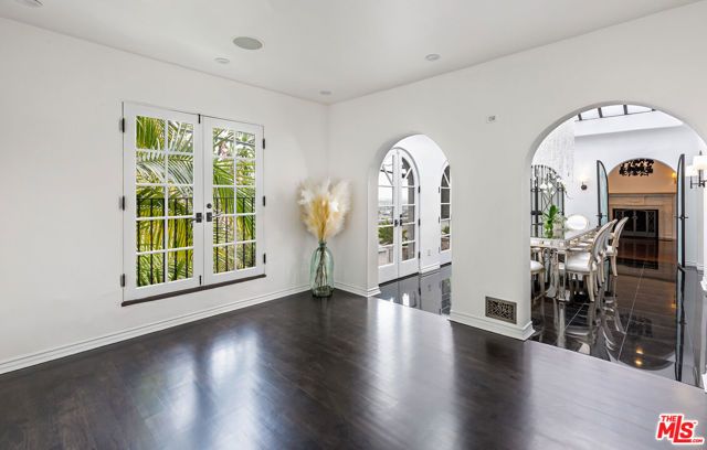 1467 N Kings Road, West Hollywood, CA 90069