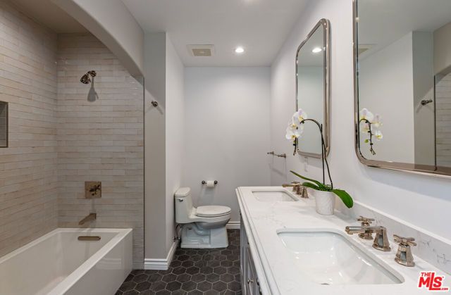 1467 N Kings Road, West Hollywood, CA 90069