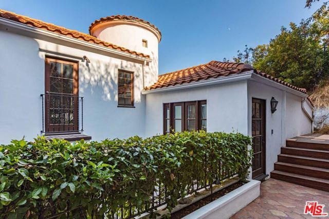 1467 N Kings Road, West Hollywood, CA 90069