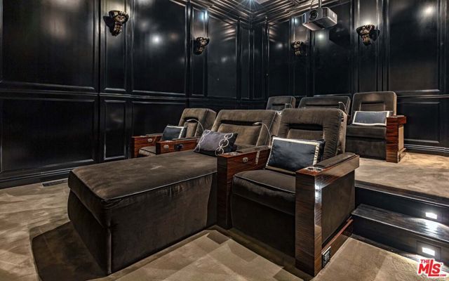 1467 N Kings Road, West Hollywood, CA 90069