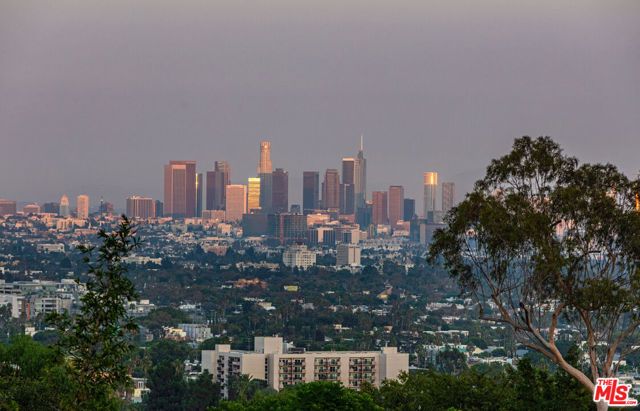 1467 N Kings Road, West Hollywood, CA 90069