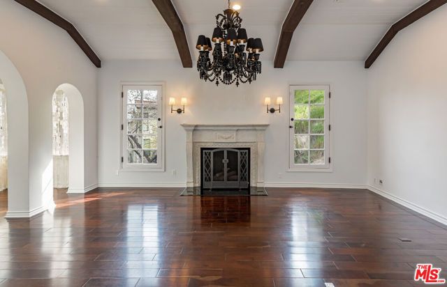 1467 N Kings Road, West Hollywood, CA 90069