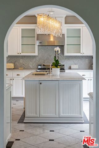 1467 N Kings Road, West Hollywood, CA 90069