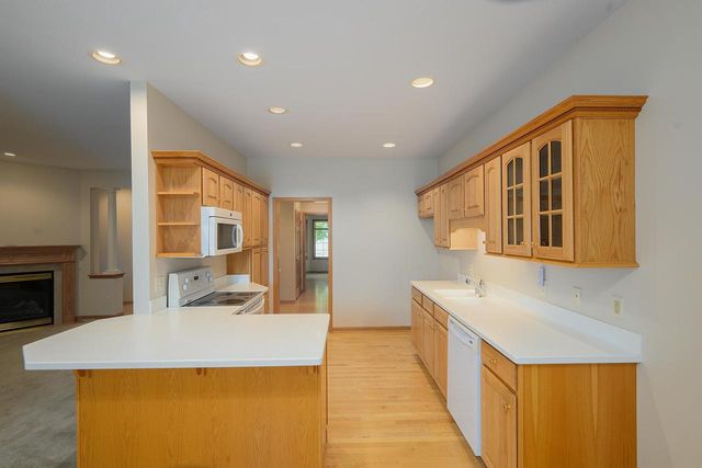 2315 Stoney LANE, Grafton, WI 53024