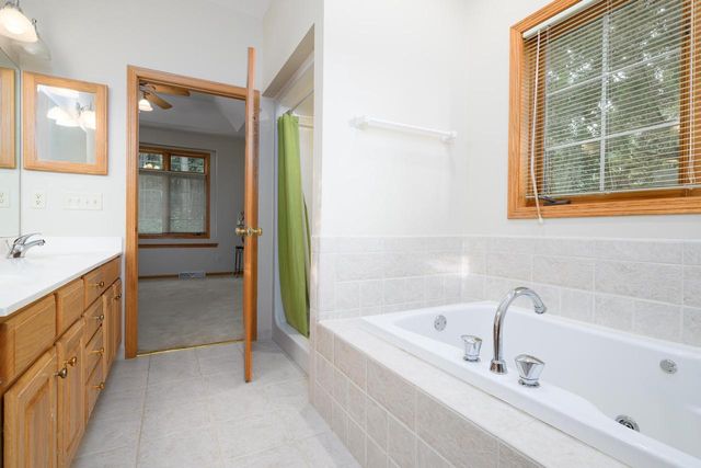 2315 Stoney LANE, Grafton, WI 53024