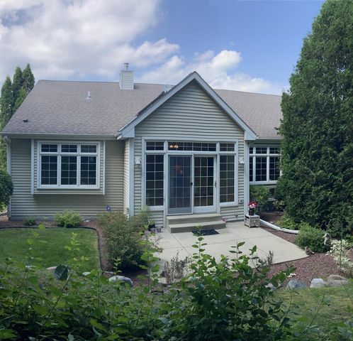 2315 Stoney LANE, Grafton, WI 53024