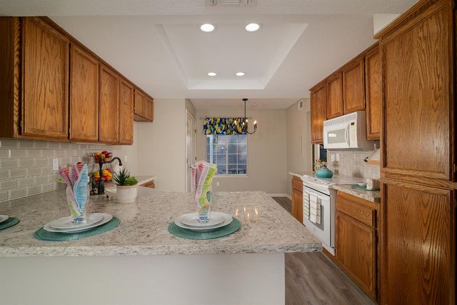 4055 Alex Ln, Carmichael, CA 95608