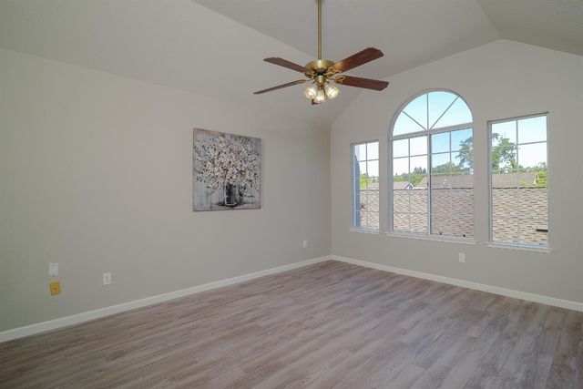 4055 Alex Ln, Carmichael, CA 95608