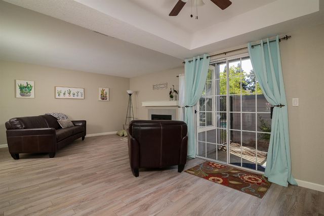 4055 Alex Ln, Carmichael, CA 95608