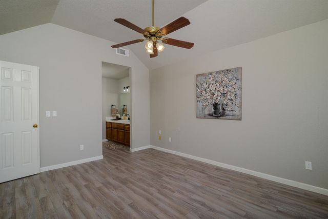 4055 Alex Ln, Carmichael, CA 95608