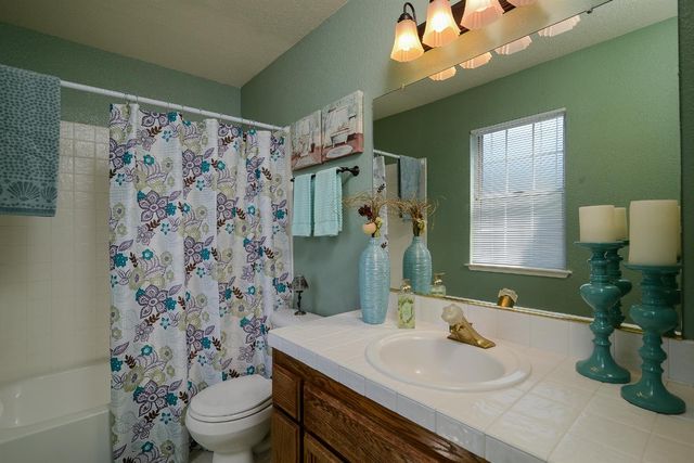 4055 Alex Ln, Carmichael, CA 95608
