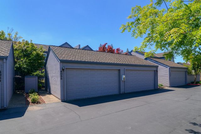 4055 Alex Ln, Carmichael, CA 95608