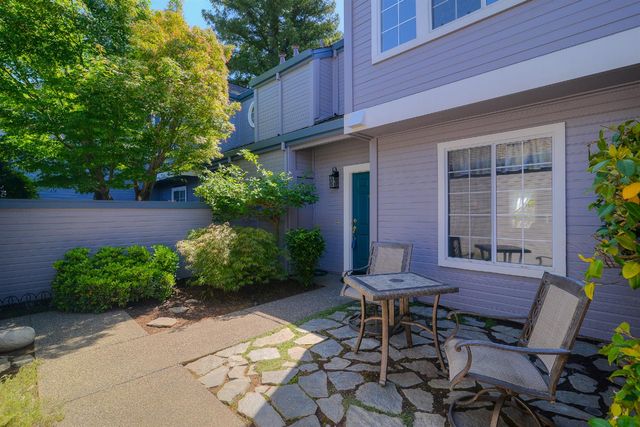 4055 Alex Ln, Carmichael, CA 95608