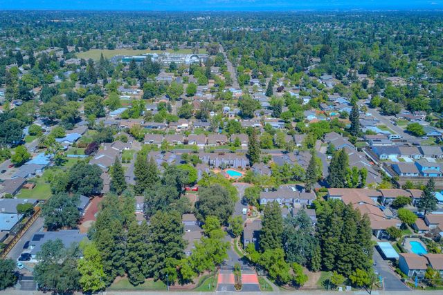 4055 Alex Ln, Carmichael, CA 95608