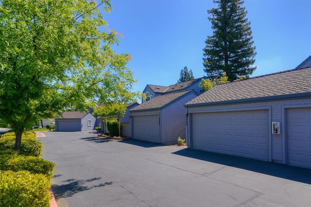 4055 Alex Ln, Carmichael, CA 95608