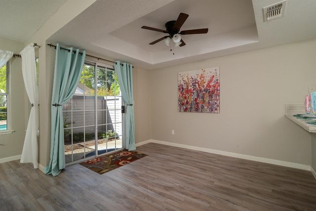 4055 Alex Ln, Carmichael, CA 95608