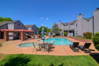 4055 Alex Ln, Carmichael, CA 95608