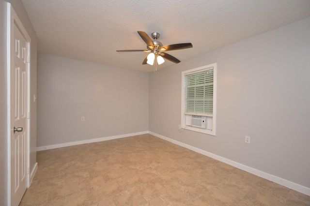 10338 Flaxman Street, Houston, TX 77029