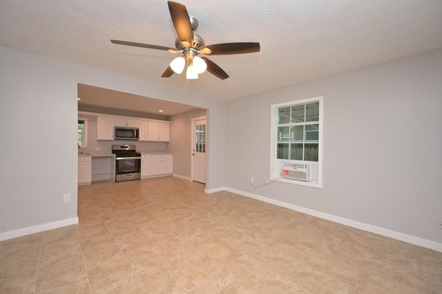 10338 Flaxman Street, Houston, TX 77029