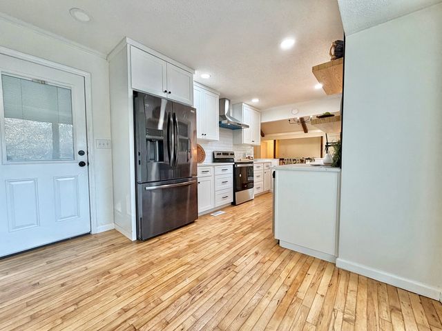 1902 W Brookhaven Circle, Dalton, GA 30720