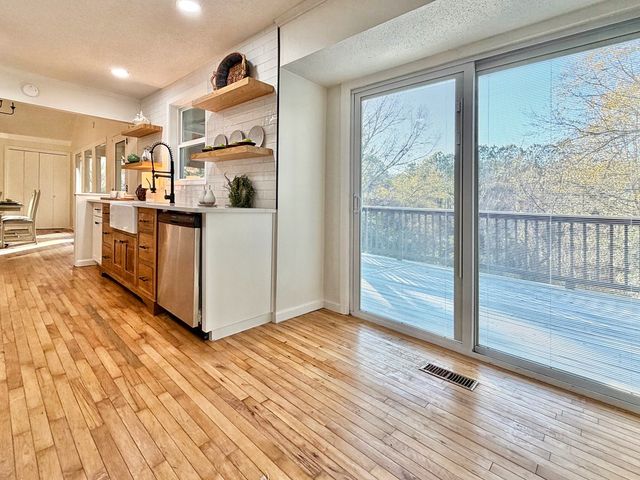 1902 W Brookhaven Circle, Dalton, GA 30720