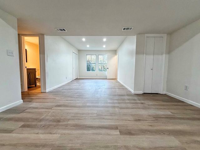 1902 W Brookhaven Circle, Dalton, GA 30720