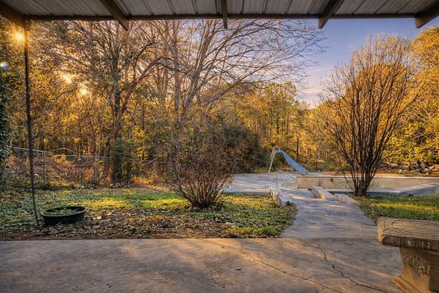 1902 W Brookhaven Circle, Dalton, GA 30720