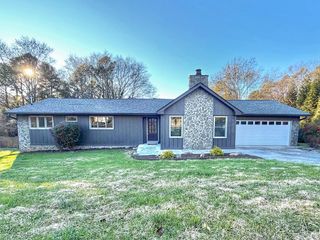 1902 W Brookhaven Circle, Dalton, GA 30720