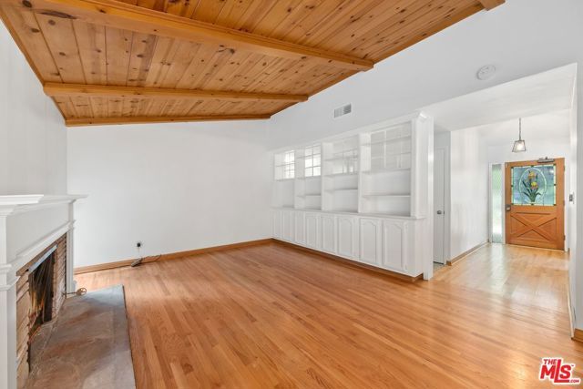 5824 Laramie Avenue, Woodland Hills (los Angeles), CA 91367