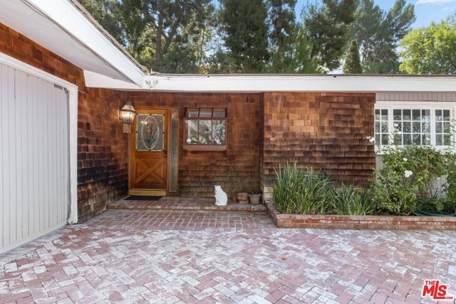5824 Laramie Avenue, Woodland Hills (los Angeles), CA 91367