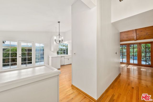 5824 Laramie Avenue, Woodland Hills (los Angeles), CA 91367