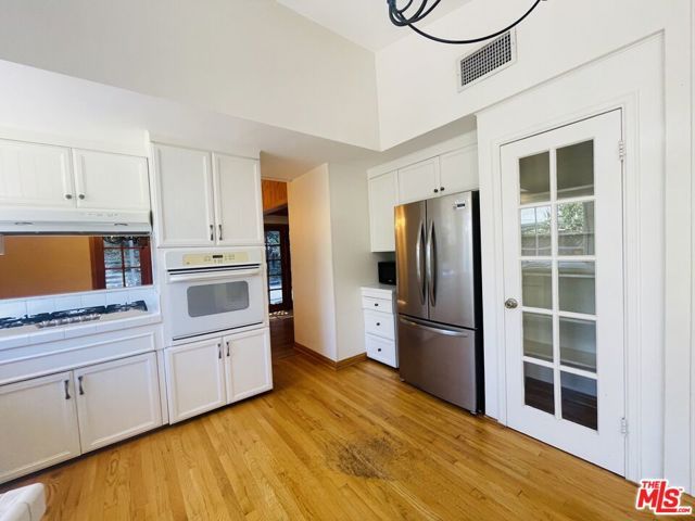 5824 Laramie Avenue, Woodland Hills (los Angeles), CA 91367