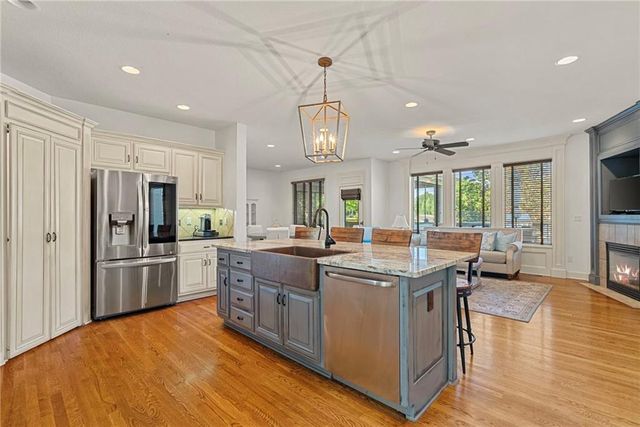 5314 W 164th Place, Overland Park, KS 66085