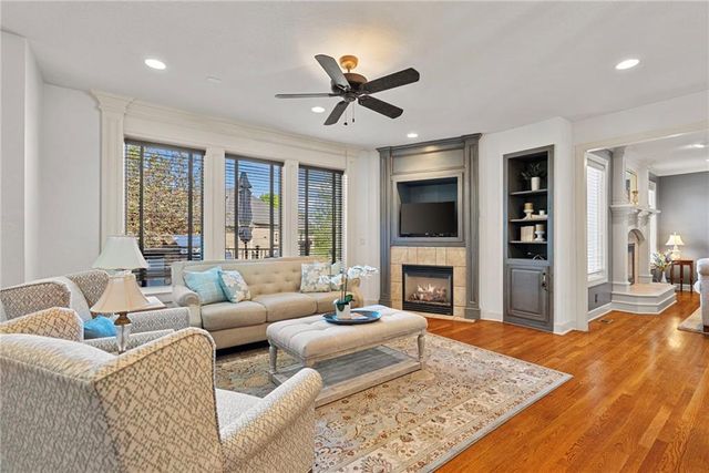5314 W 164th Place, Overland Park, KS 66085