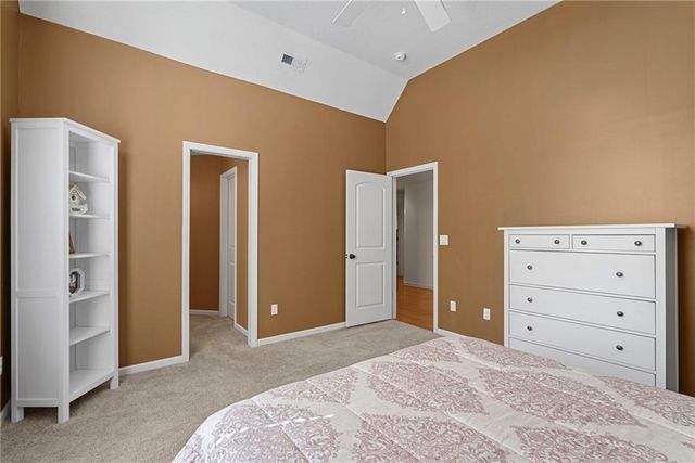5314 W 164th Place, Overland Park, KS 66085