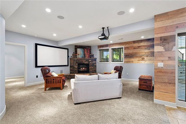 5314 W 164th Place, Overland Park, KS 66085