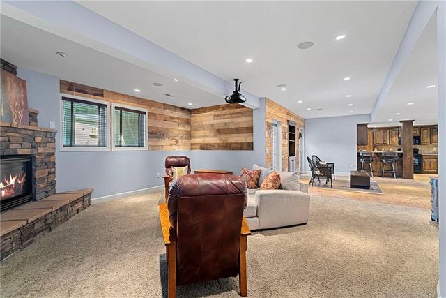 5314 W 164th Place, Overland Park, KS 66085